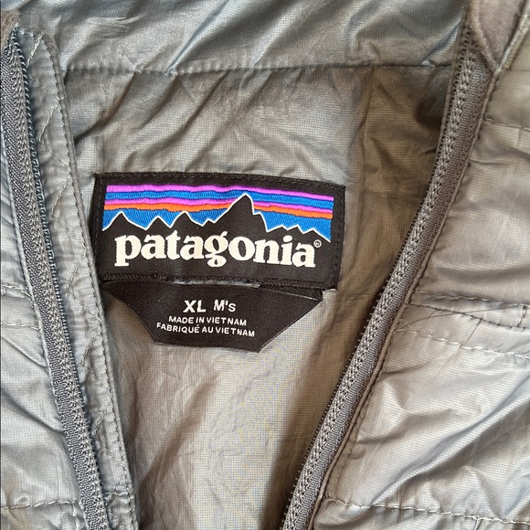 Patagonia Silver Quilted Vest - Picture 2 of 4
